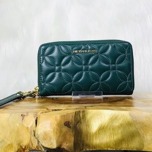 Michael Kors Jet Set Phone Case Quilted Wallet